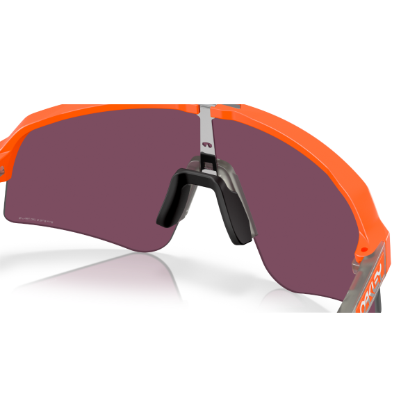 OO 9465 946530 39 Oakley SUTRO LITE SWEEP Güneş Gözlüğü