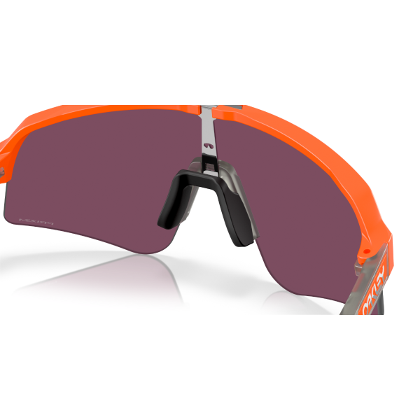 OO 9465 946530 39 Oakley SUTRO LITE SWEEP Güneş Gözlüğü