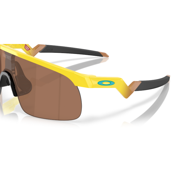 OJ 9010 901028 23 Oakley X Fortnite™ Peely Resistor Genç Güneş ( Youth Fit ) Gözlüğü