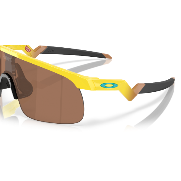 OJ 9010 901028 23 Oakley X Fortnite™ Peely Resistor Genç ( Youth Fit ) Güneş Gözlüğü