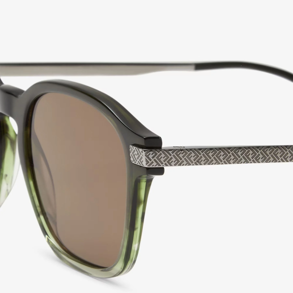 FE 40166I Essential 01A Fendi Güneş Gözlüğü
