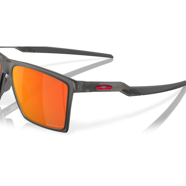 OO 9482 948204 57 Oakley FUTURITY SUN Polarize Güneş Gözlüğü