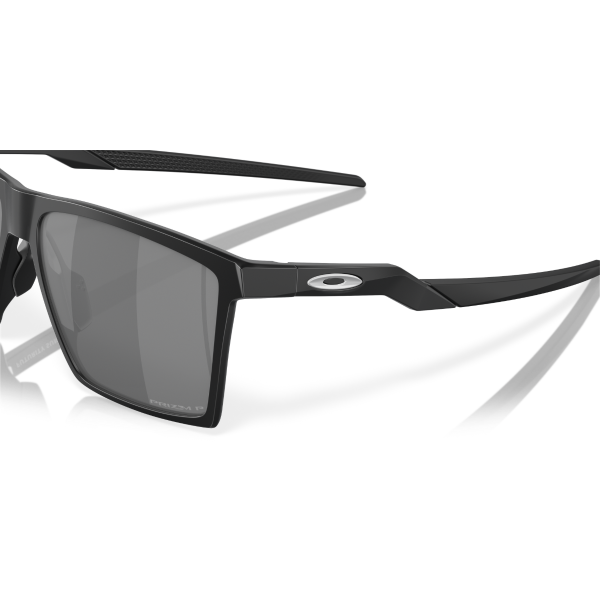 OO 9482 948201 57 Oakley FUTURITY SUN Polarize Güneş Gözlüğü